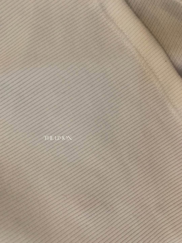 一字領修身坑條彈力吊帶一體固定杯背心