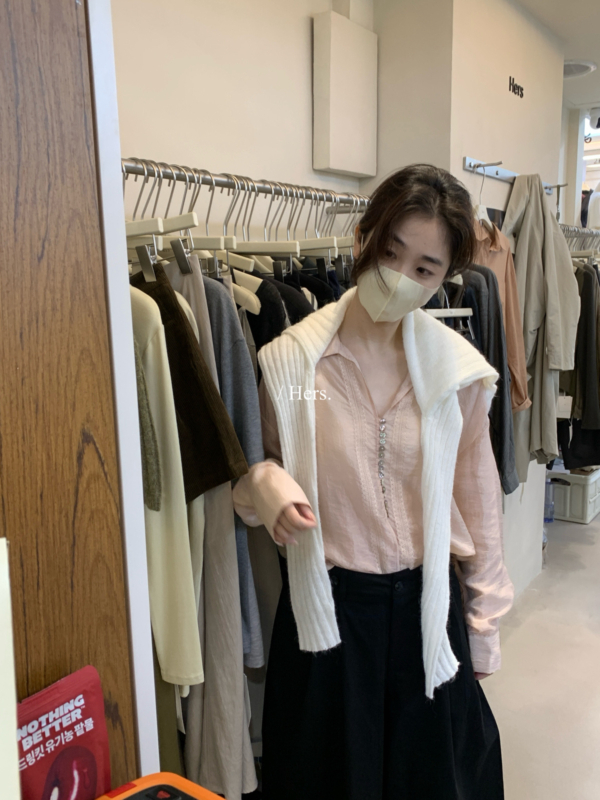 現貨  氣質V領微皺感寬鬆長袖襯衫