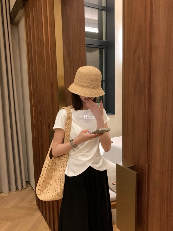 AB Chic 小設計感後背鏤空短袖T恤 收腰褶皺顯腰身