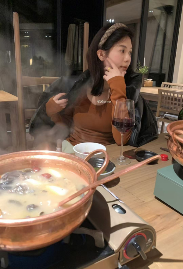 現貨 火爐瘦瘦Tee（多色囤）簡約日常百搭加厚抓絨U領打底衫